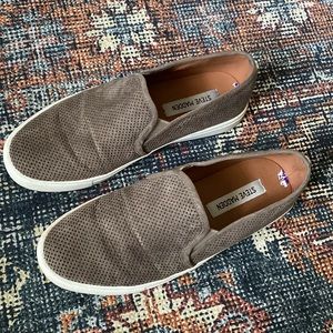 •Steve Madden Zarayy Slip on Sneakers - Size 8 1/2•